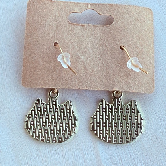 Halloween Dangling Earrings Handmade Purple - Picture 2 of 4